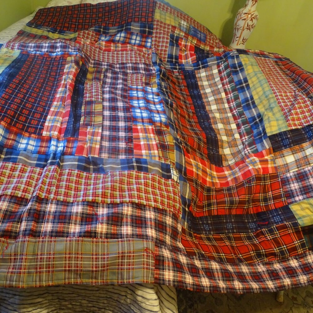 Flannel quilt, 70" x 64" exaggerated Log Cabin pattern one side; Amish bars back
